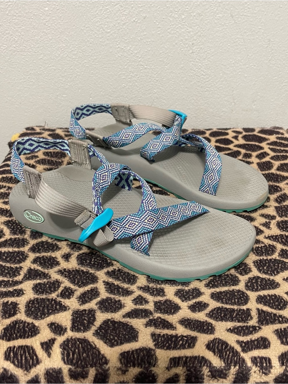 Chaco Cross Strap Outdoor Sandals Patterned Blue Gray Womens 9